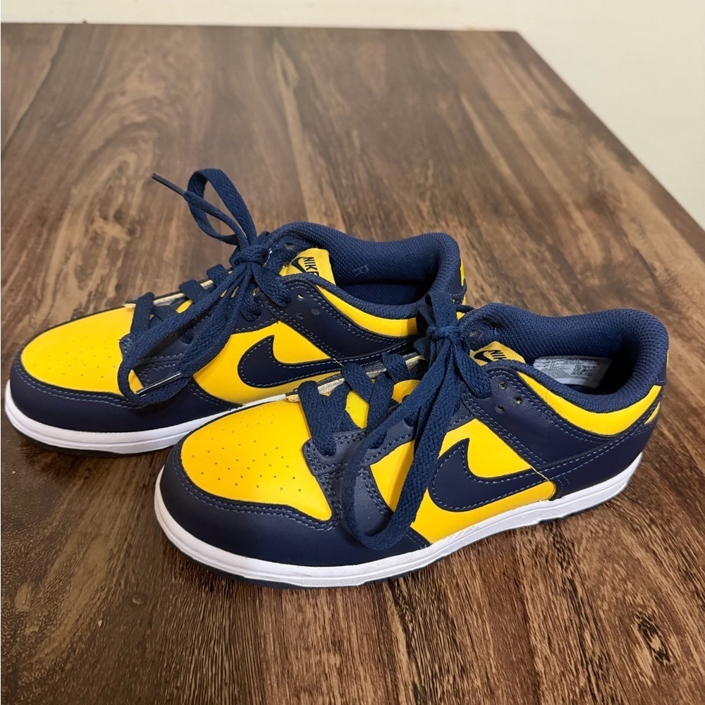 Nike Kids low michagan dunks - Picture 3 of 10